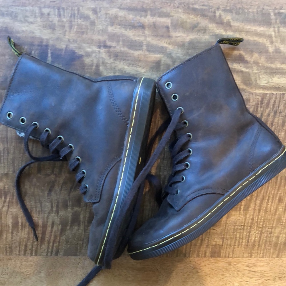 Dr. Martens Stratford boots